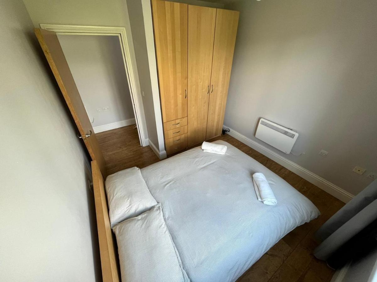 London Modern Flat Near Transports Apartment ภายนอก รูปภาพ