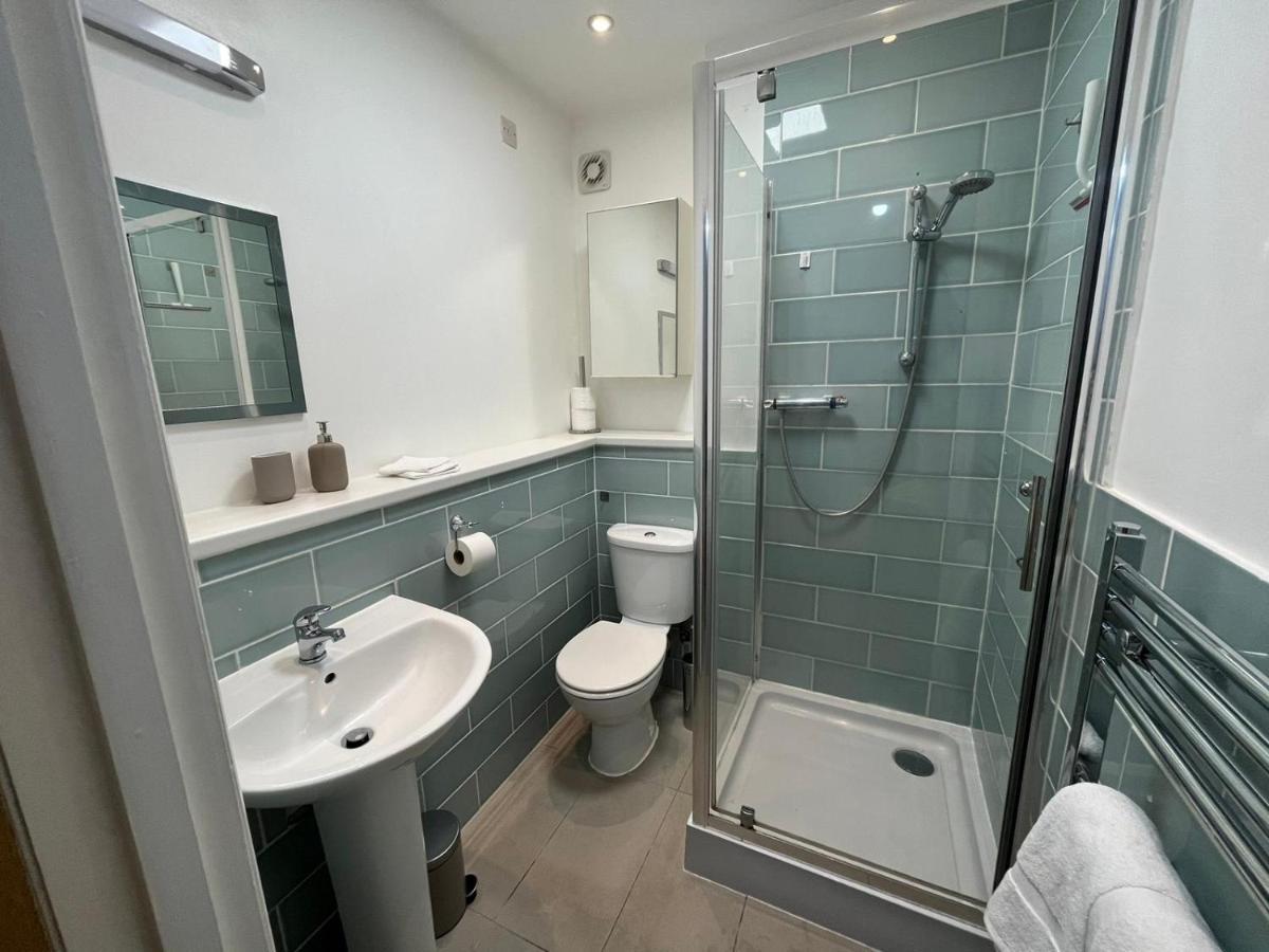 London Modern Flat Near Transports Apartment ภายนอก รูปภาพ