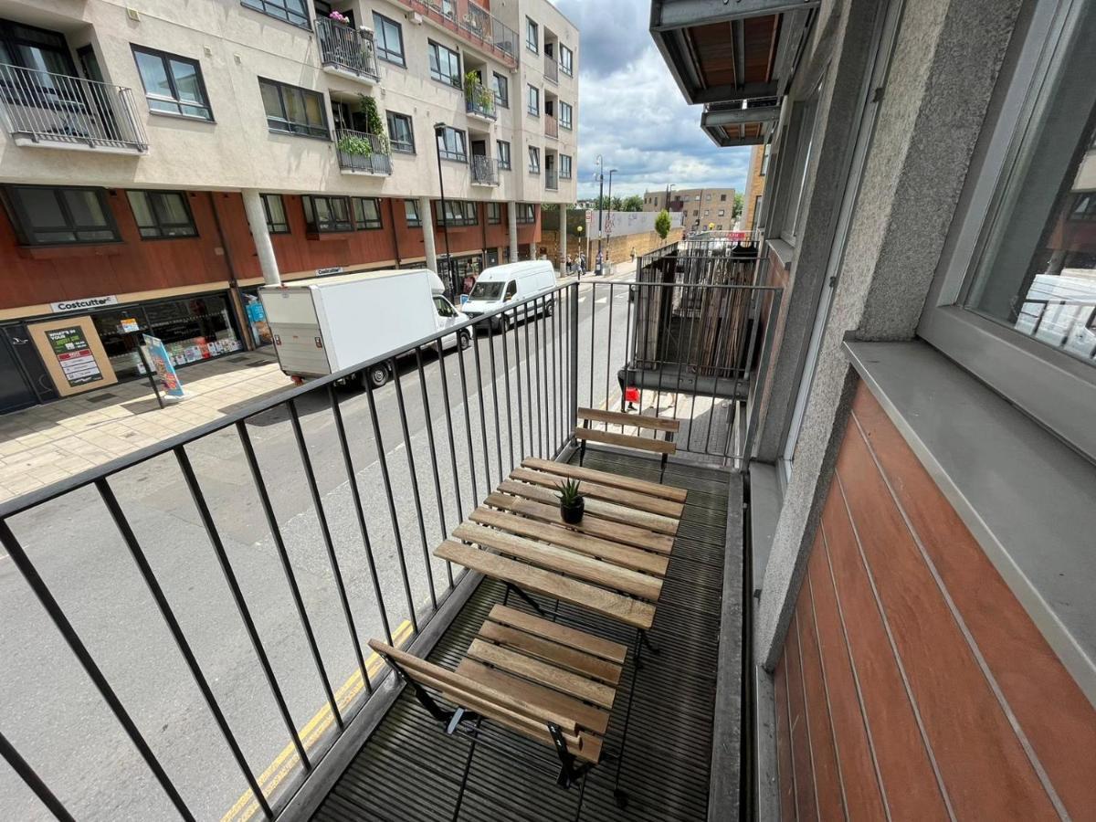 London Modern Flat Near Transports Apartment ภายนอก รูปภาพ
