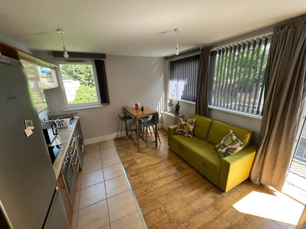 London Modern Flat Near Transports Apartment ภายนอก รูปภาพ